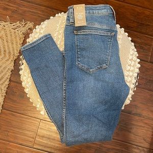 BRAND NEW! Madewell high rise skinny crop jeans!